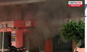 Μεγάλη φωτιά στο κέντρο του Ρεθύμνου – Εκκενώθηκε πολυκατοικία – Τεράστιες ζημιές σε γνωστό κατάστημα – Δείτε βίντεο και φωτό