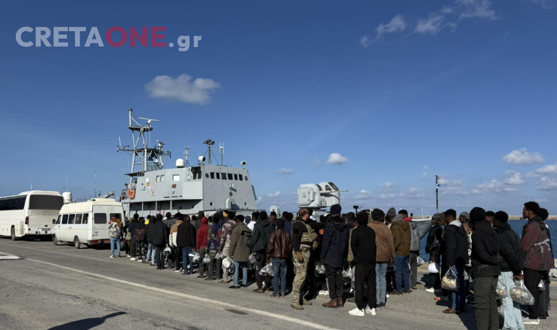 Επιχείρηση για την αποσυμφόρηση της Κρήτης: 218 μετανάστες μεταφέρονται από το Ηράκλειο σε δομές στη νησιωτική Ελλάδα (βίντεο και φωτό)