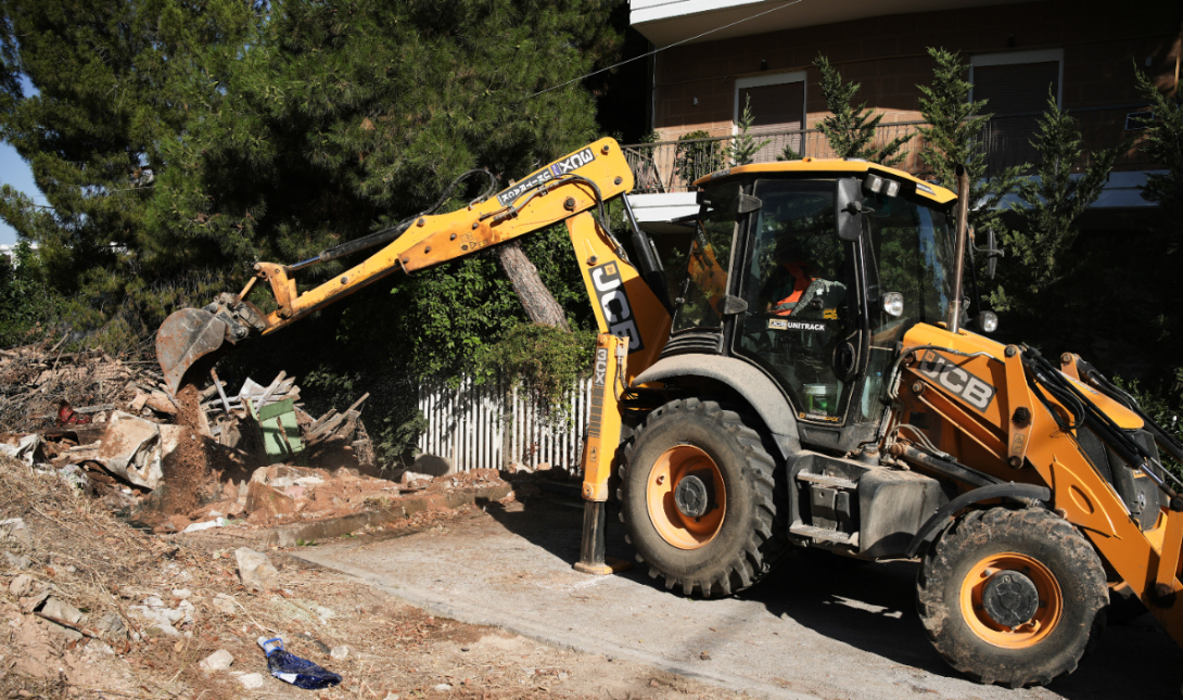 Μπουλντόζα κατεδάφιση κατεδαφίσεις
