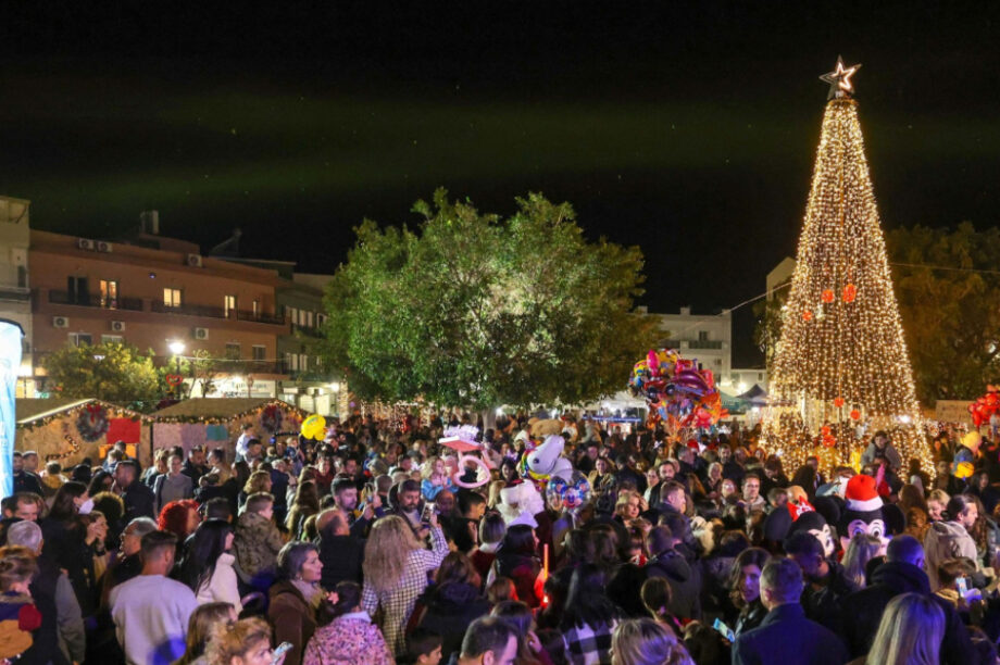 Φωταγώγηση Χριστουγεννιάτικο δέντρο Μαλεβίζι Γάζι