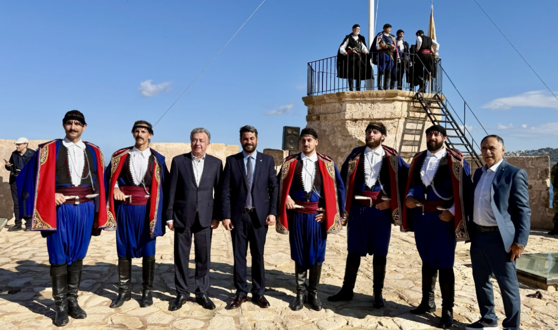 Χανιά: Με λαμπρότητα ο εορτασμός για τα 112 χρόνια από την Ένωση της Κρήτης με την Ελλάδα