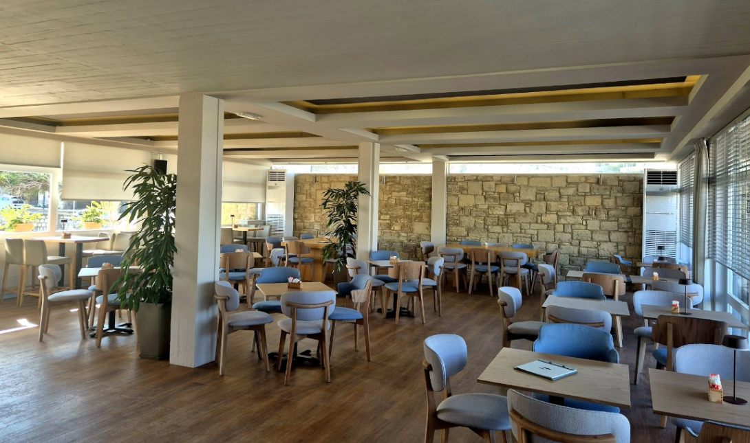 Ηράκλειο: Ανακαινίστηκε το καφέ «Marina» – Δείτε φωτό και βίντεο