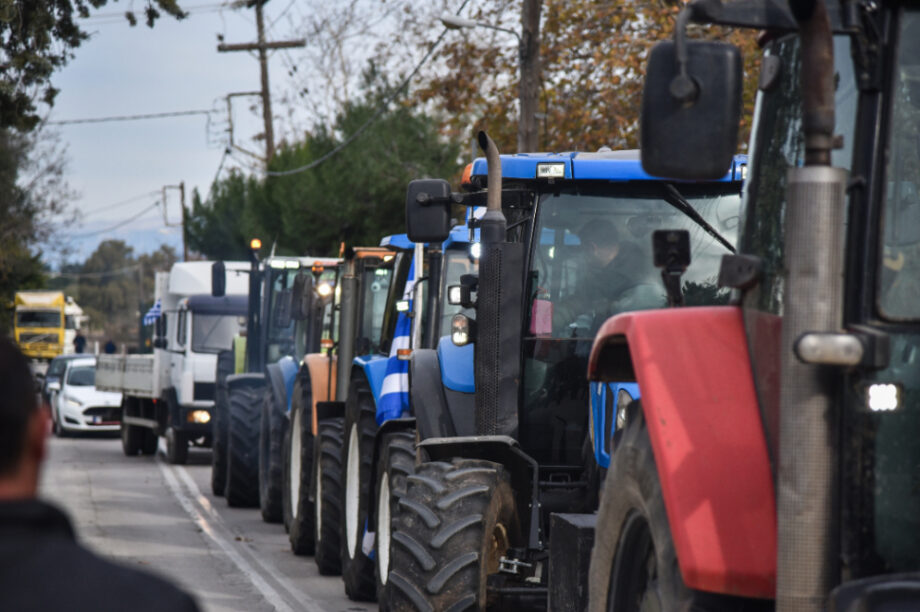 Μπλόκα τρακτέρ αγρότες