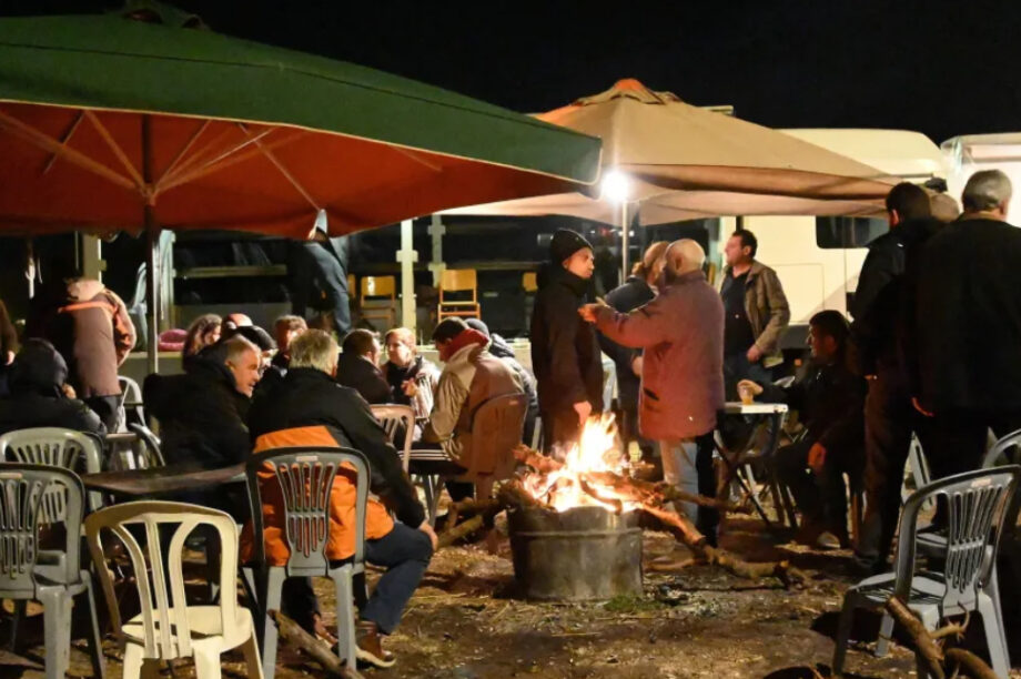 Ρεβεγιόν αγρότες μπλόκα