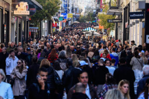 Καταστήματα: Σε ισχύ από σήμερα το εορταστικό ωράριο