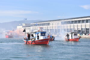 Βόλος: Τελεσίγραφο στους αγρότες να ανοίξουν το λιμάνι μέχρι τις 13:00 μετά από εισαγγελική παρέμβαση