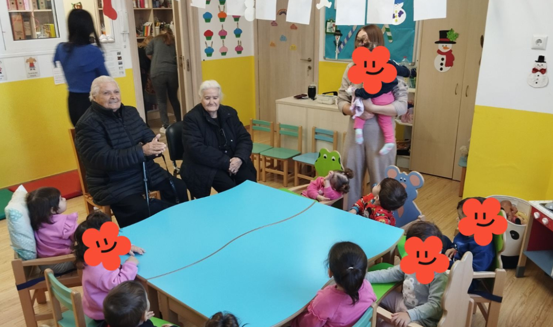 Αρκαλοχώρι: Παππούδες, γιαγιάδες και παιδιά έφτιαξαν κουραμπιέδες