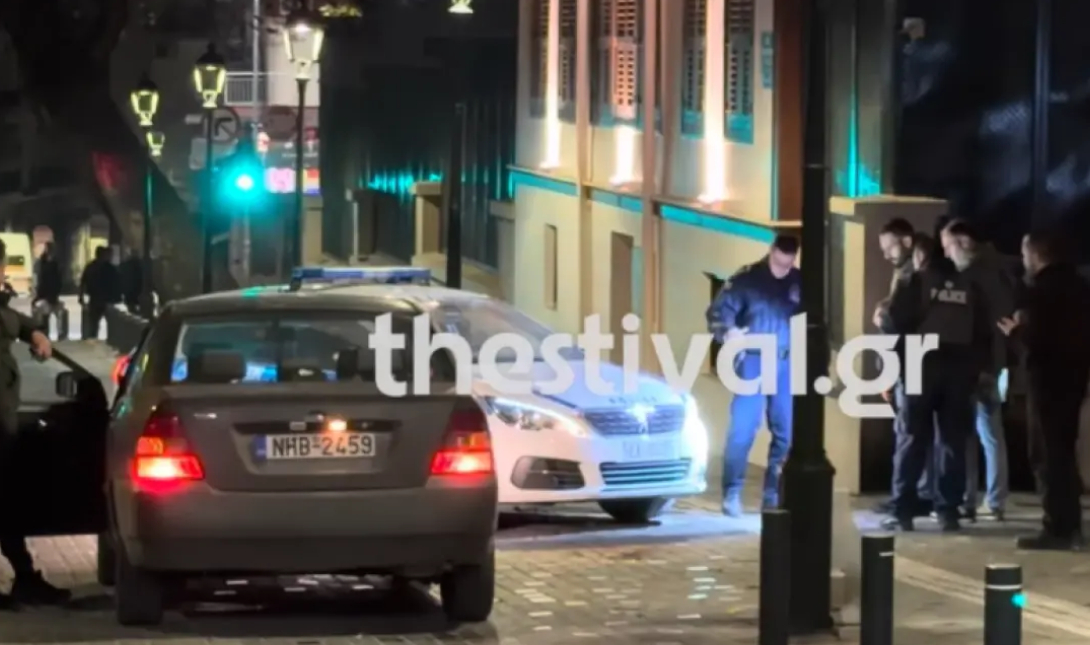 Θεσσαλονίκη: Πέταξαν μολότοφ σε περιπολικό πίσω από το τουρκικό προξενείο – Δείτε βίντεο