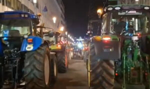 Κλιμακώνουν τις κινητοποιήσεις τους οι αγρότες – Όλα τα νέα μπλόκα και τα «ανοιχτά» διόδια