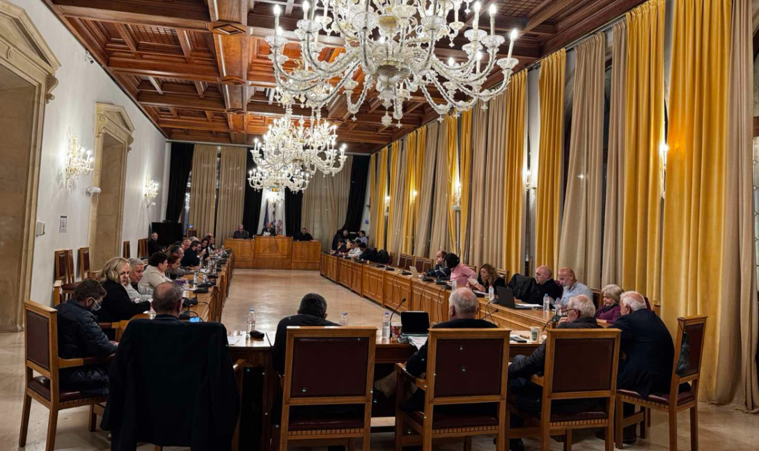 Παρακολουθήστε ζωντανά τη σημερινή (8/12) συνεδρίαση του Δημοτικού Συμβουλίου Ηρακλείου
