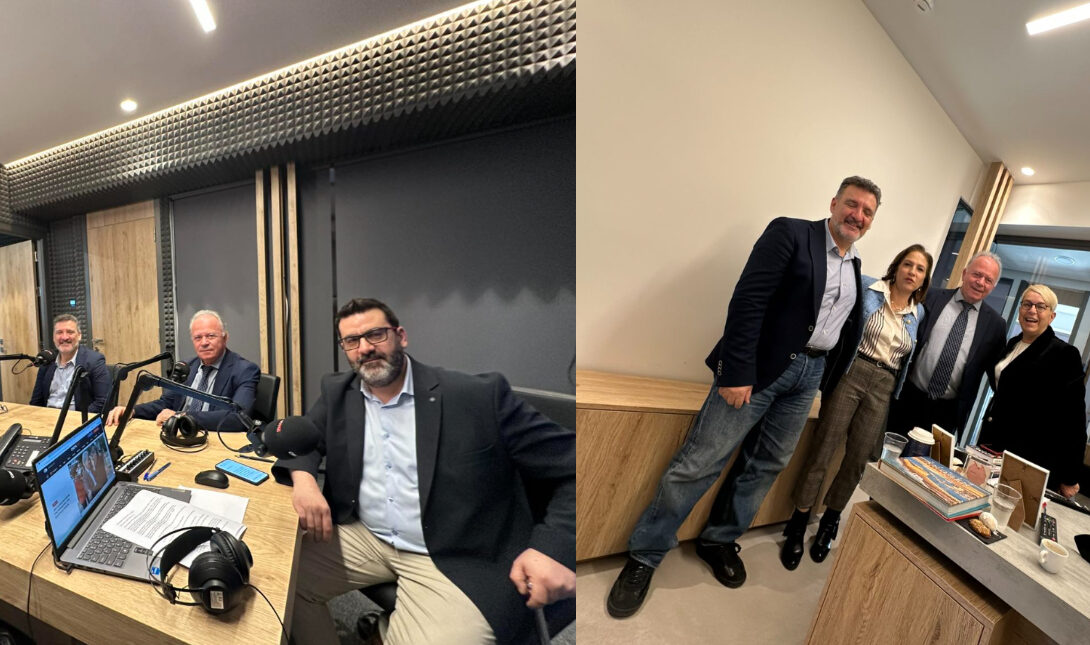 Σε εξέλιξη ο εορταστικός μαραθώνιος στο CRETAONE 102,3 (φωτογραφίες)