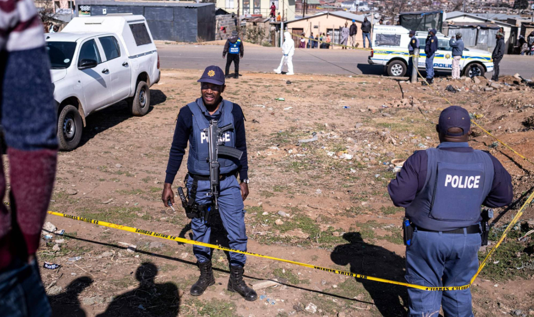 Γιοχάνεσμπουργκ: Μακελειό με τουλάχιστον 10 νεκρούς από επίθεση ενόπλων σε ταβέρνα (φωτογραφίες)