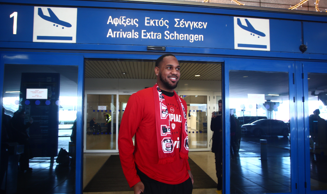 Ολυμπιακός: Απέφυγε τα χειρότερα ο Μόντε Μόρις – Πόσο καιρό θα μείνει εκτός δράσης