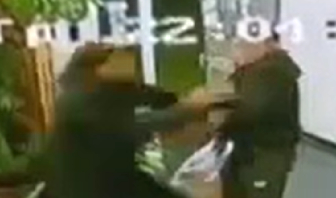 Χολαργός: Βίντεο από τη στιγμή της σύλληψης του 15χρονου που ομολόγησε ότι μαχαίρωσε τον συνομήλικό του