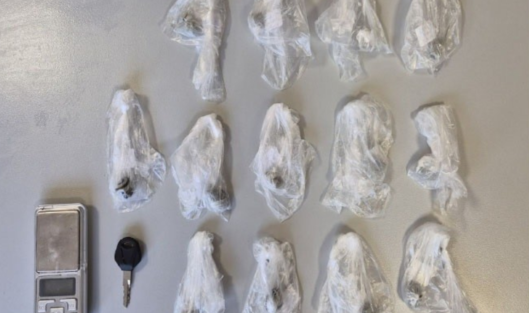 Συνελήφθη 17χρονος για διακίνηση ναρκωτικών (φωτο)