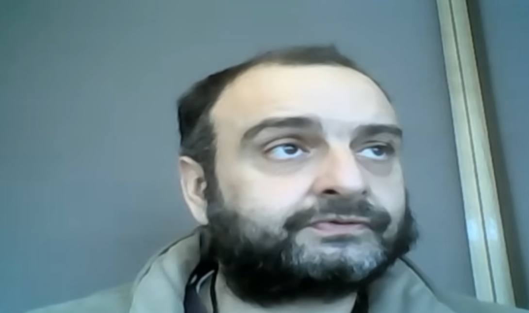 Ο δημοσιογράφος μιλά για την επίθεση που δέχτηκε από τον Νίκο Παππά: «Ένιωσα δύο δυνατές γροθιές στο κεφάλι» (βίντεο)