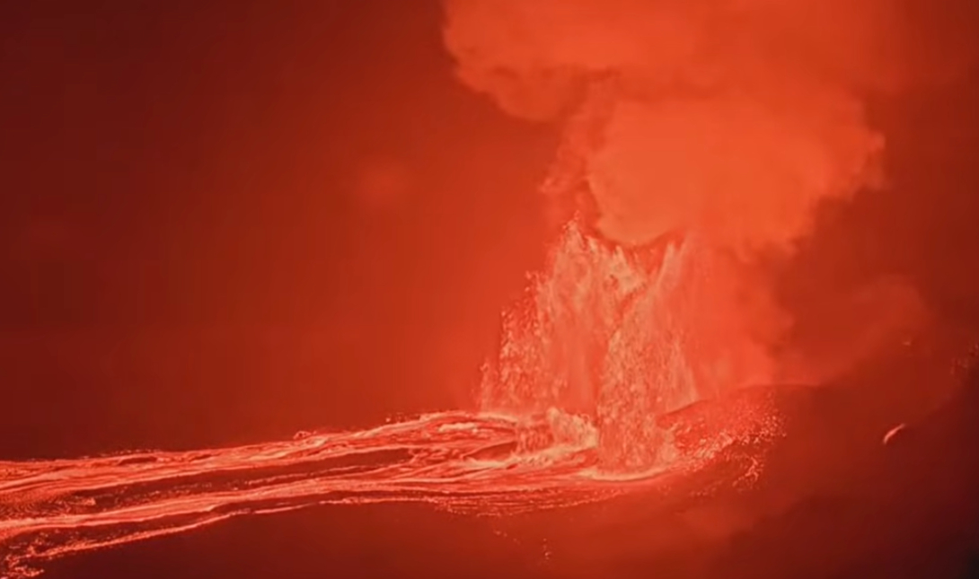 Χαβάη: Απίστευτα πλάνα από την έκρηξη ηφαιστείου – Εκτόξευσε λάβα σε ύψος 420 μέτρων (Βίντεο)
