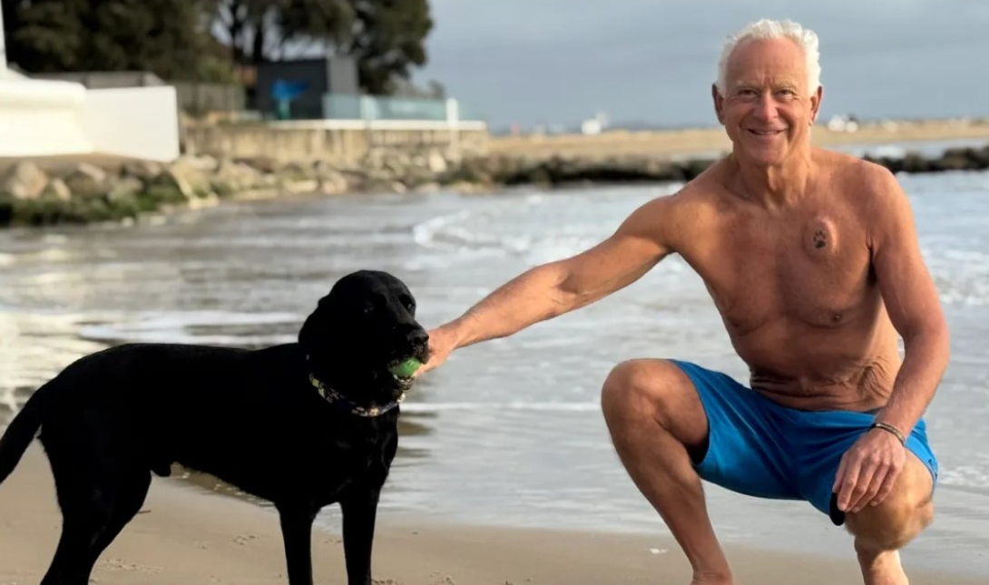 Σκύλος έσωσε ηλικιωμένο άνδρα που υπέστη καρδιακή ανακοπή σε ερημική παραλία!