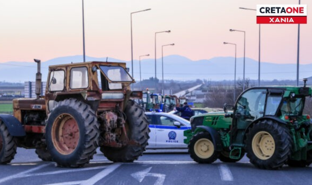Επεισόδια και στο μπλόκο των αγροτών στο αεροδρόμιο Χανίων – Έσπασαν περιπολικό