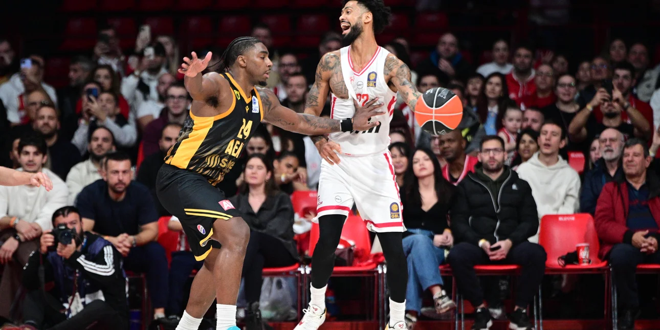 Πήρε το ντέρμπι ο Ολυμπιακός: 100-93 την ΑΕΚ σε ματς για γερά νεύρα