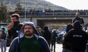 Κρήτη: Στη σύσκεψη των αγροτών οι αποφάσεις για το αποκλεισμένο αεροδρόμιο Ηρακλείου