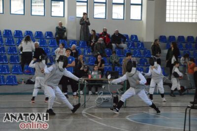 Συναρπαστικοί οι αγώνες ξιφασκίας στον Άγιο Νικόλαο – Δείτε φωτογραφίες