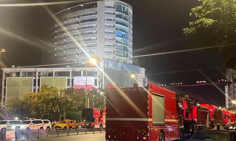 Κίνα: Ηλεκτρικό ποδήλατο έπιασε φωτιά και λαμπάδιασε εν κινήσει – Δείτε το βίντεο