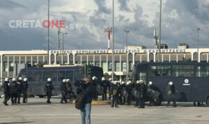 Κατάληψη και… Champions League στην πίστα του αεροδρομίου!