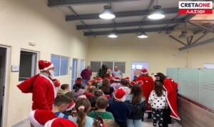 Λασίθι: Oι μαθητές έψαλαν τα χριστουγεννιάτικα κάλαντα στον Δήμαρχο Ιεράπετρας (φωτογραφίες)