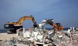 «Ποδαρικό» με κατεδαφίσεις αυθαιρέτων στον αιγιαλό της Κρήτης για το 2026!