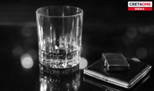 Χριστούγεννα: Όταν το αλκοόλ γίνεται το «σωσίβιο» των γιορτών