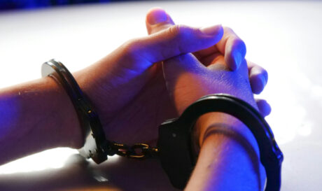 ΣΥΛΛΗΨΗ ΓΥΝΑΙΚΑ