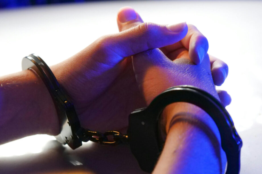 ΣΥΛΛΗΨΗ ΓΥΝΑΙΚΑ