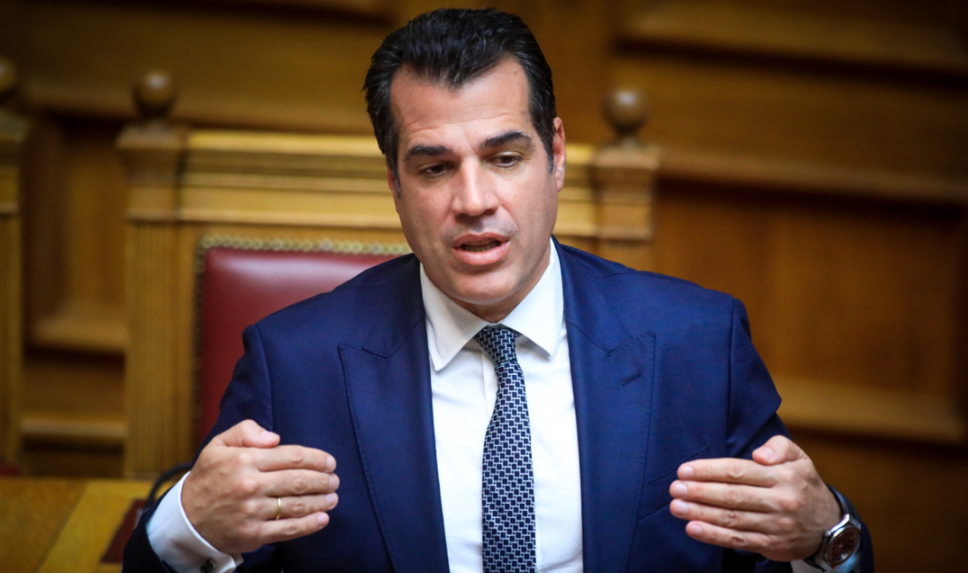 Πλεύρης: «Η Ευρώπη δεν μιλά πλέον για μια λογική απορρόφησης μεταναστών, αλλά για μια λογική αποτροπής και επιστροφών»