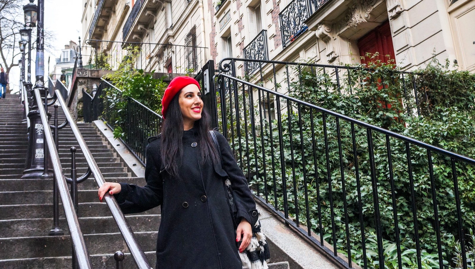 Η δημοσιογράφος που έκανε πραγματικότητα το όνειρό της και αγόρασε σπίτι στο Παρίσι – Δείτε βίντεο