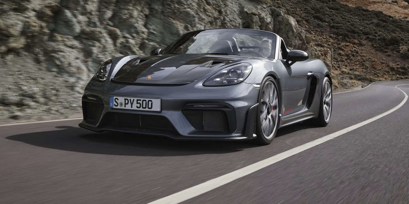 Την βενζίνη επαναφέρει η Porsche στη νέα 718