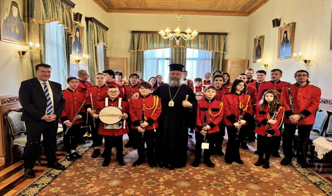 Πρωτοχρονιάτικα κάλαντα στην Ιερά Μητρόπολη Ρεθύμνης και Αυλοποτάμου (φωτογραφίες)