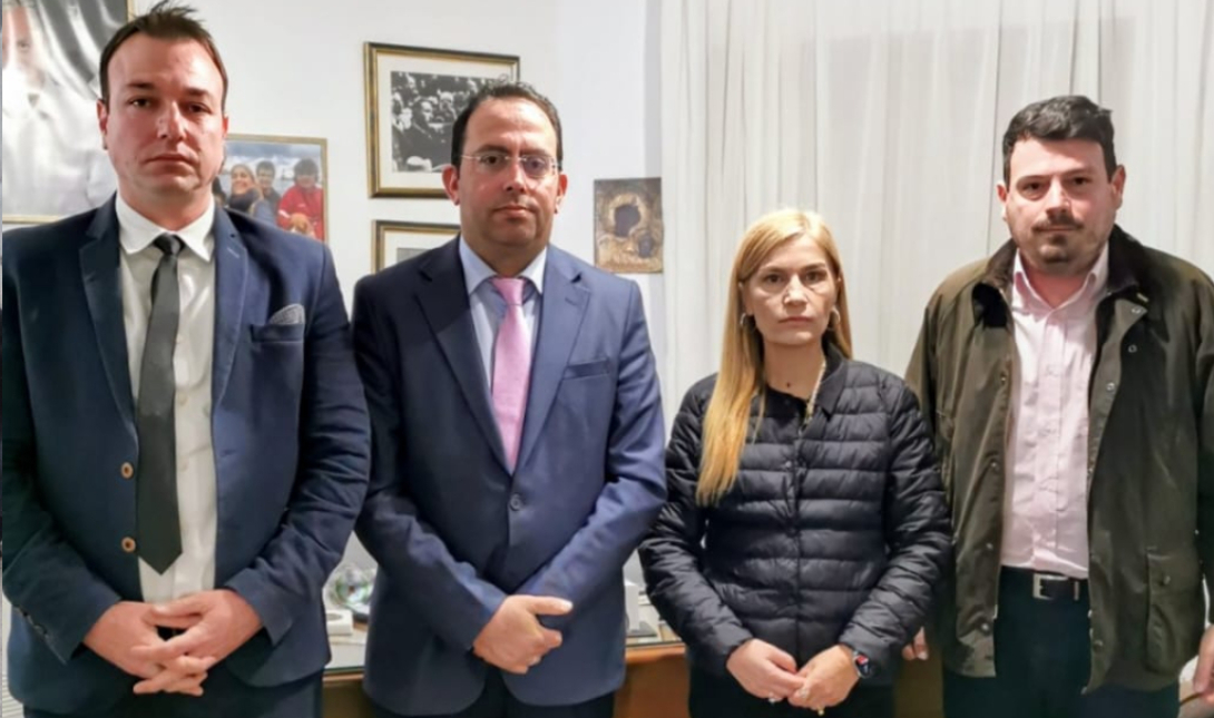 Με τους στρατιωτικούς των Χανίων συναντήθηκε η Σέβη Βολουδάκη