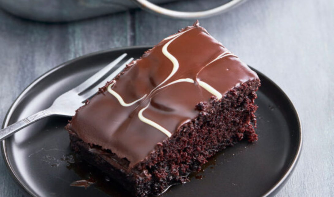 Σοκολατόπιτα κλασική με γλάσο σοκολάτας