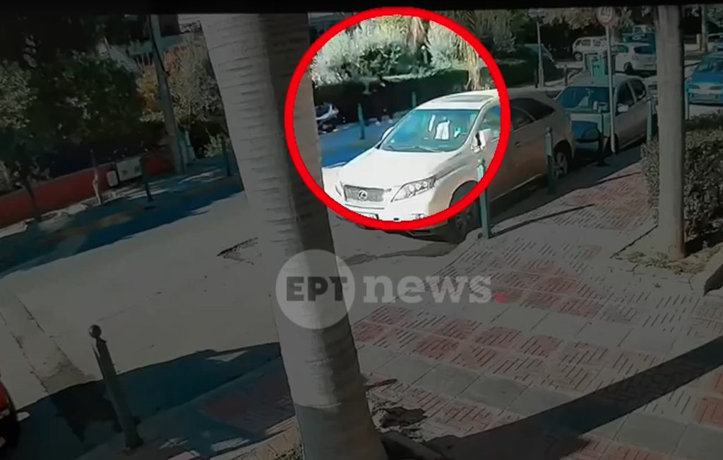 «Η κόρη σου χρειάζεται χρήματα»: Βίντεο ντοκουμέντο από την εξαπάτηση 83χρονης στη Βούλα