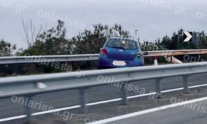 Θανατηφόρο τροχαίο στη Λάρισα: Αυτοκίνητο εκτός ελέγχου σταμάτησε στις μπάρες – Νεκρός ο οδηγός