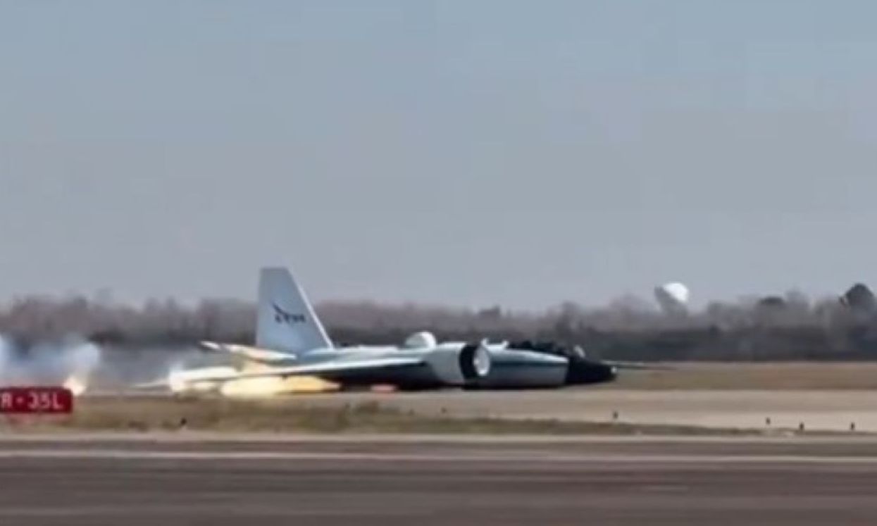 Πανικός στις ΗΠΑ: Ανώμαλη προσγείωση αεροσκάφους της NASA στο Χιούστον (βίντεο)