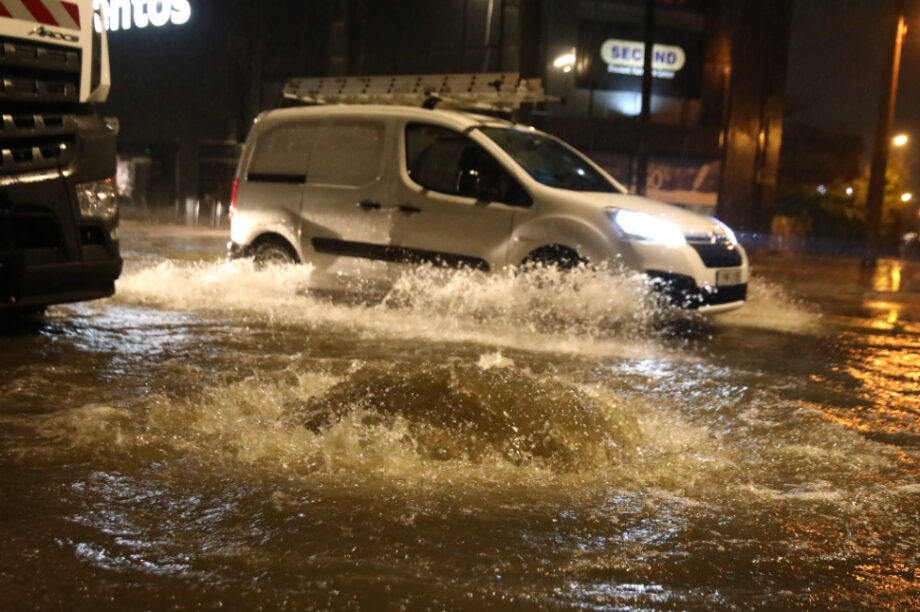 Κακοκαιρία βροχή πλημμύρες
