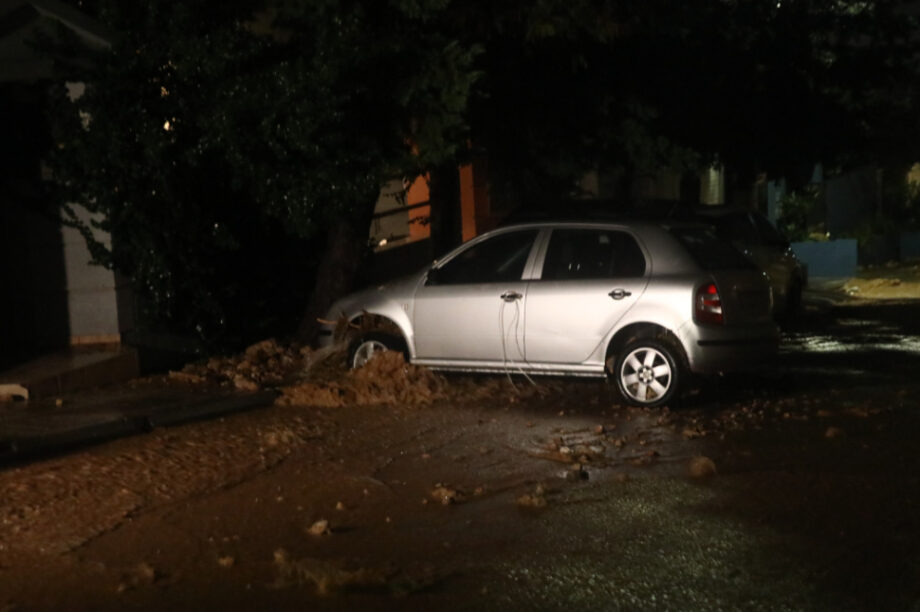 Βροχή κακοκαιρία Γλυφάδα πλημμύρες