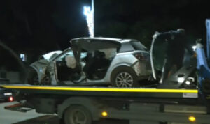 Σοβαρό τροχαίο τα ξημερώματα: Εγκλωβίστηκαν στα συντρίμμια Ι.Χ. δύο άτομα (βίντεο)