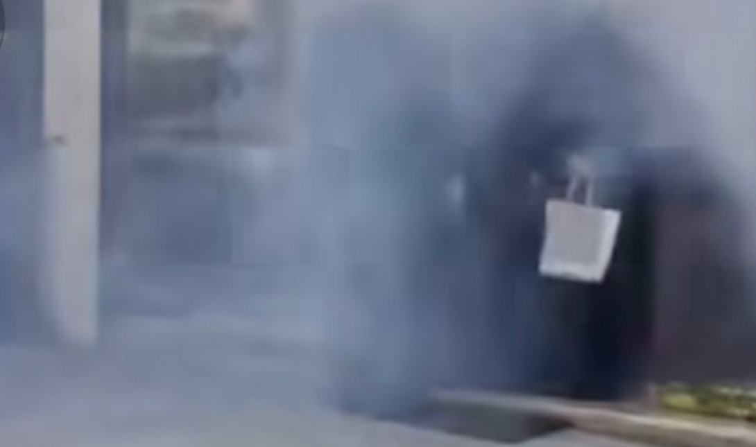 Πανικός στις Μοίρες: Γέμισε καπνούς κοσμηματοπωλείο