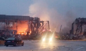 Τραγωδία στα Τρίκαλα: Τέσσερις νεκρές από τη μεγάλη φωτιά στο εργοστάσιο της Βιολάντα – Αγνοείται ακόμη μία