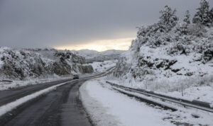 Ψυχρή εισβολή και στην Κρήτη: Με χιόνια και τσουχτερό κρύο ξεκινά η εβδομάδα – Θα το «στρώσει« και σε χαμηλά υψόμετρα