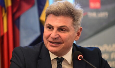 Φαραντούρης