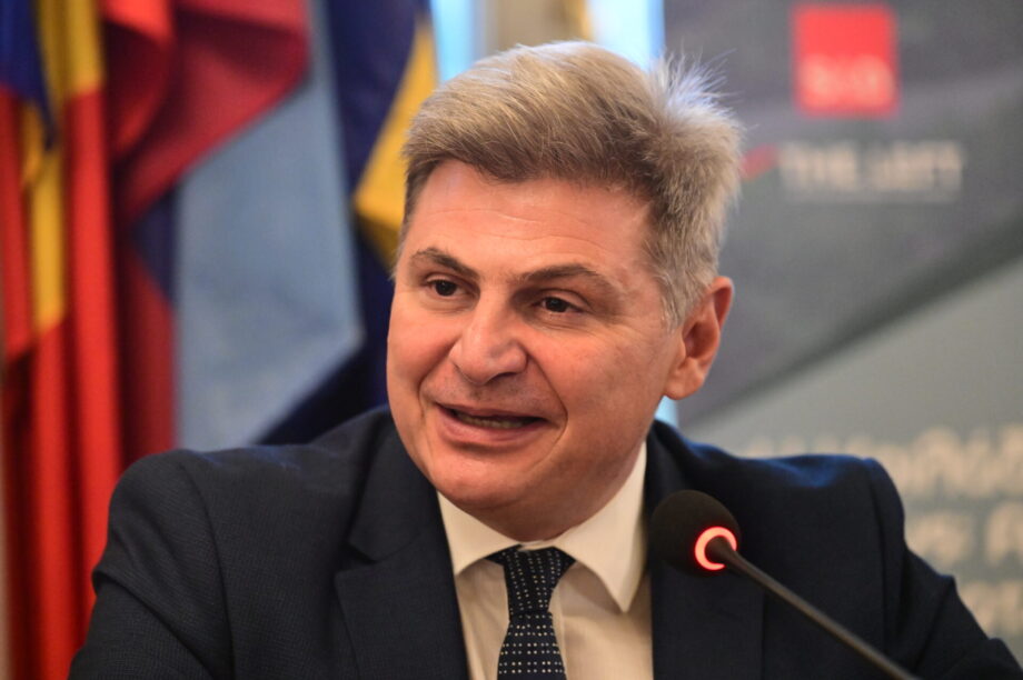 Φαραντούρης